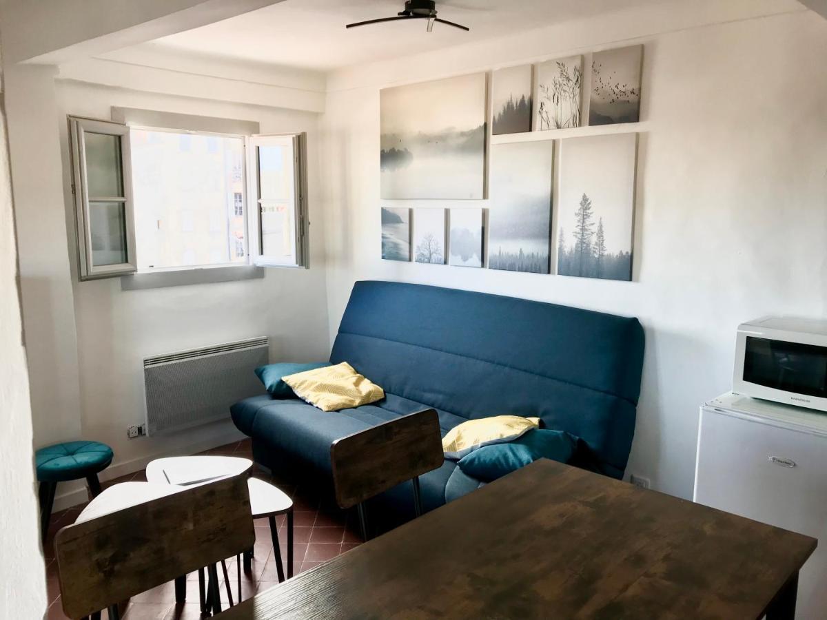 Appartement De Charme Au Coeur De กราส ภายนอก รูปภาพ